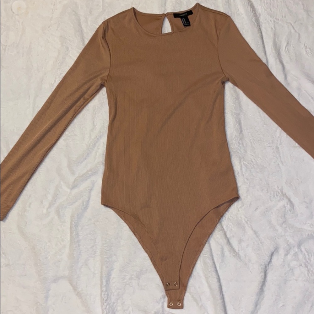 Cute ribbed bodysuit!